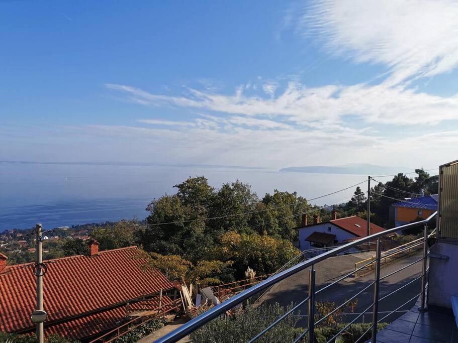 Ferienwohnung Mit 180° Meerblick Dobreć Buitenkant foto