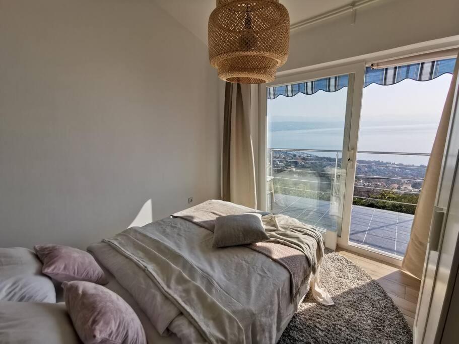 Ferienwohnung Mit 180° Meerblick Dobreć Buitenkant foto