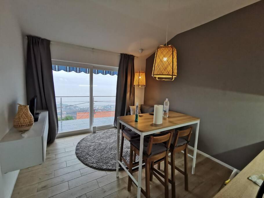 Ferienwohnung Mit 180° Meerblick Dobreć Buitenkant foto