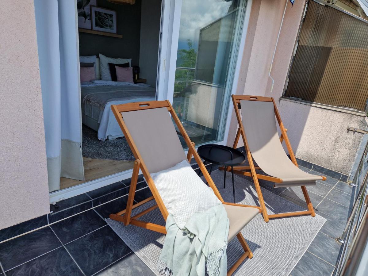 Ferienwohnung Mit 180° Meerblick Dobreć Buitenkant foto