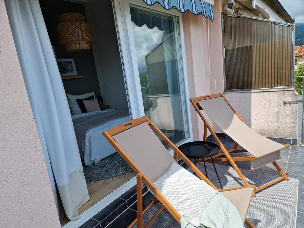 Ferienwohnung Mit 180° Meerblick Dobreć Buitenkant foto